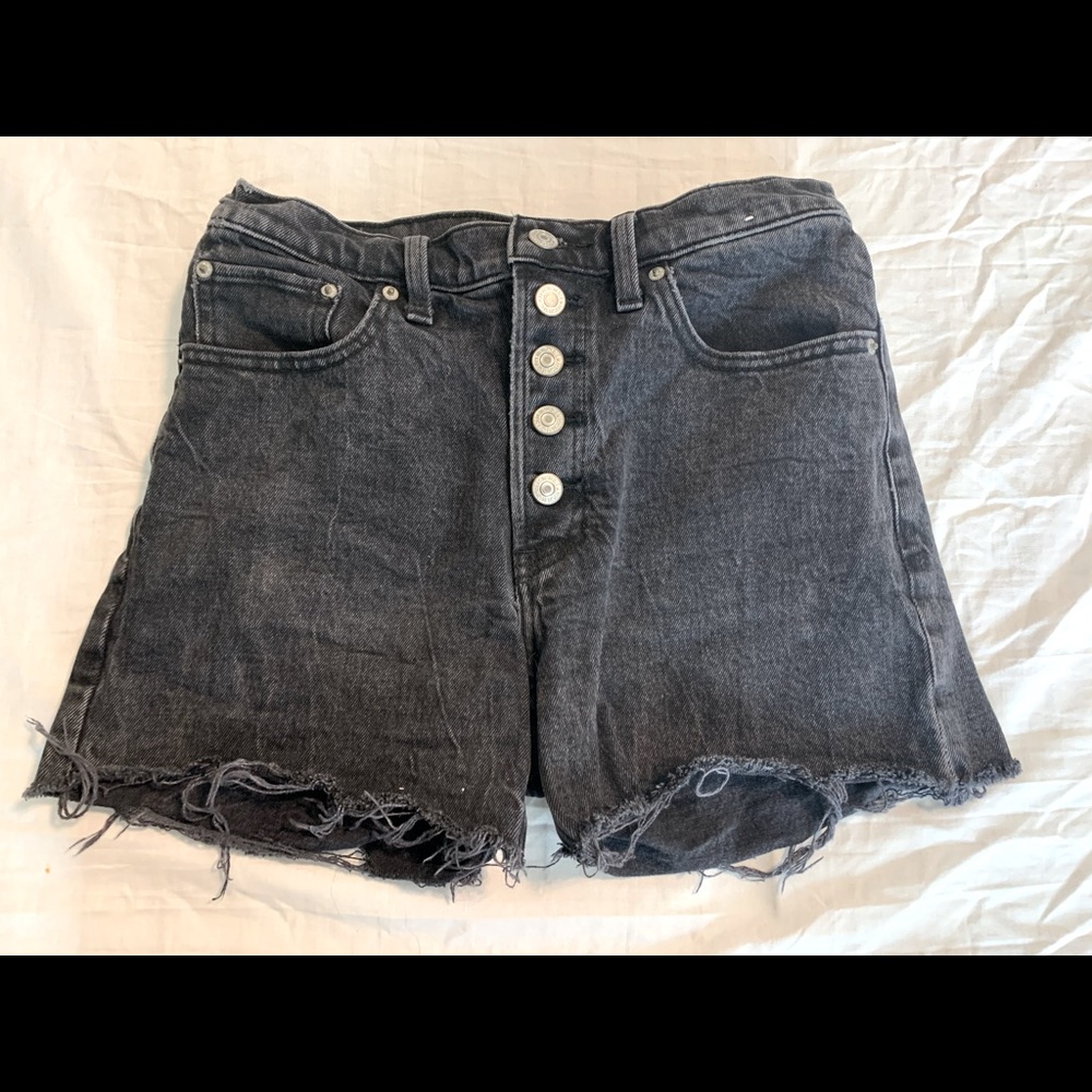 Abercrombie and Fitch high rise 4” short